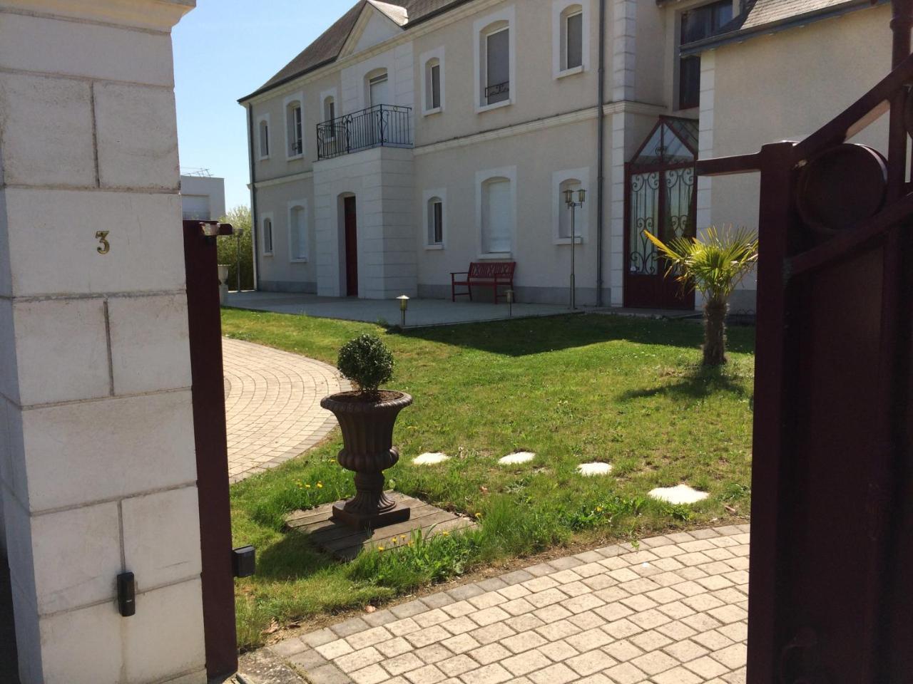 La Villa Bolero Saint-Cyr-sur-Loire Exterior photo